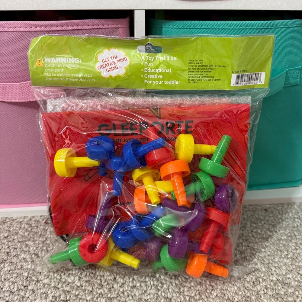Gleeporte Peg Board Set Educational Toddler Toy 30 Pegs 1 Board NEW